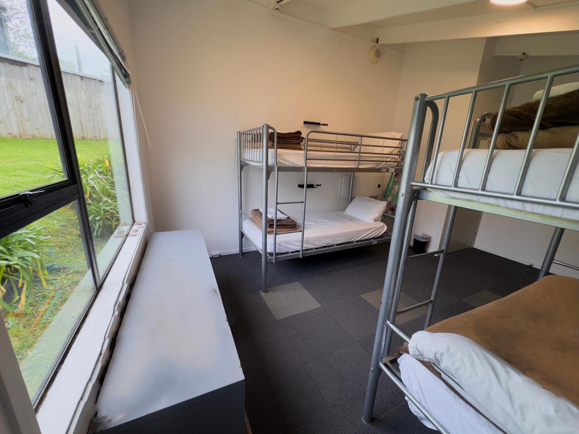 Waiheke Backpackers Hostel Onetangi Exterior photo